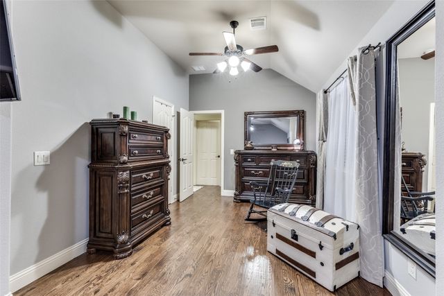 1000 Longhorn Drive, Aubrey, TX 76227