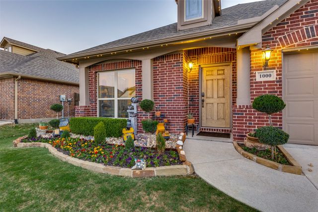 1000 Longhorn Drive, Aubrey, TX 76227