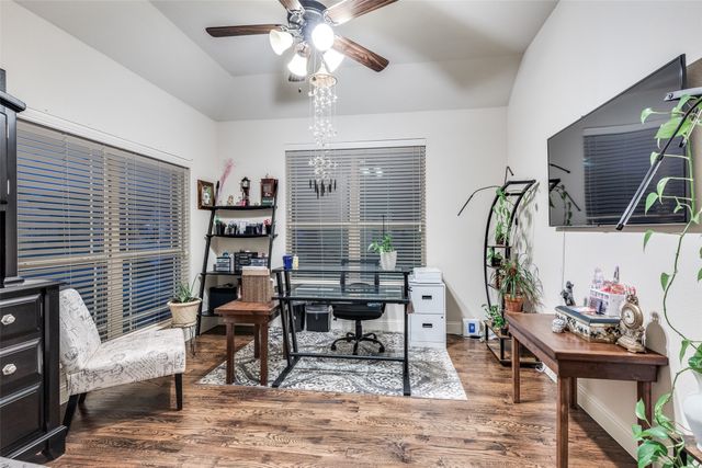 1000 Longhorn Drive, Aubrey, TX 76227