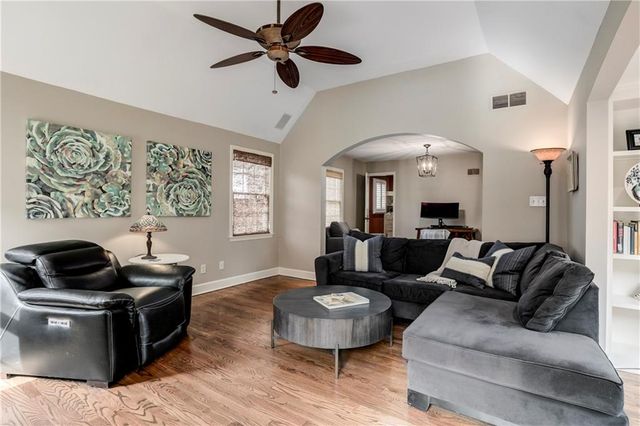 5435 Aberdeen Road, Fairway, KS 66205