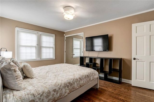 5435 Aberdeen Road, Fairway, KS 66205