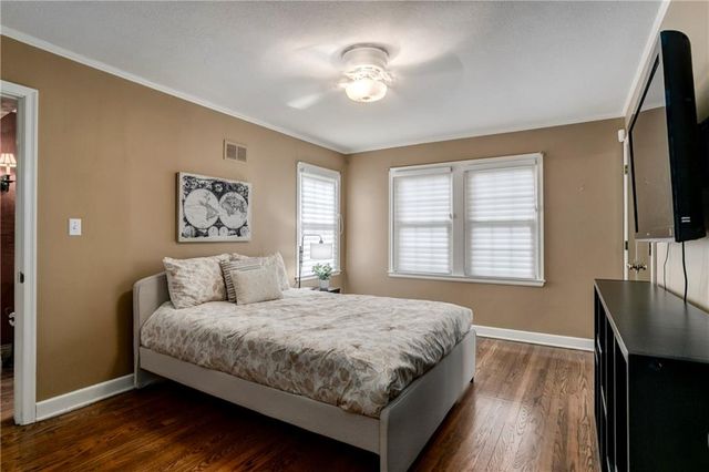 5435 Aberdeen Road, Fairway, KS 66205