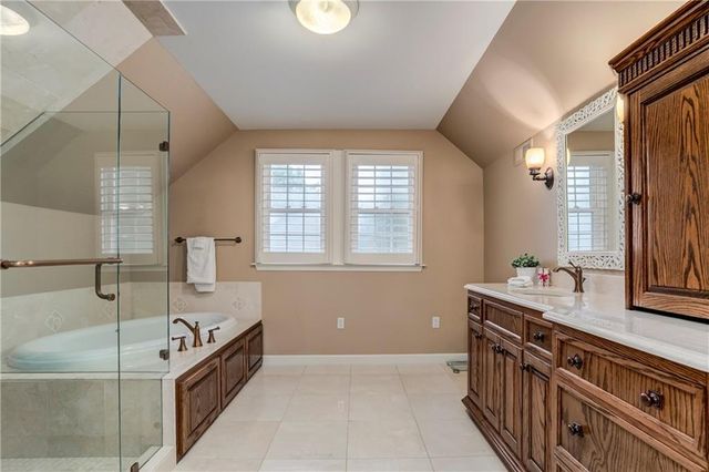5435 Aberdeen Road, Fairway, KS 66205