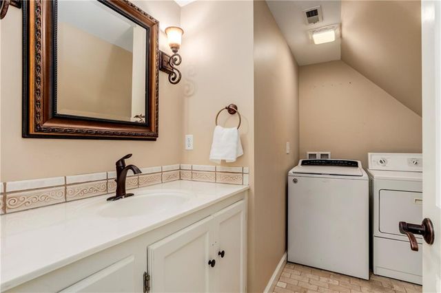5435 Aberdeen Road, Fairway, KS 66205