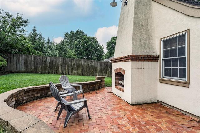 5435 Aberdeen Road, Fairway, KS 66205