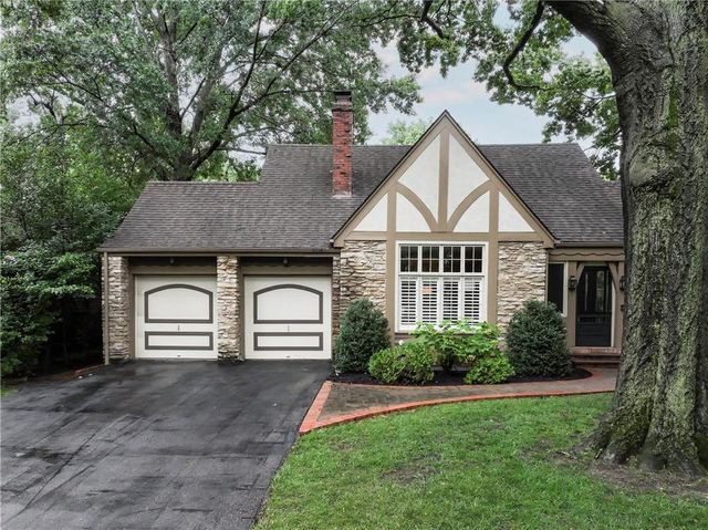 5435 Aberdeen Road, Fairway, KS 66205