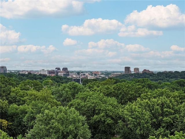 5435 Aberdeen Road, Fairway, KS 66205