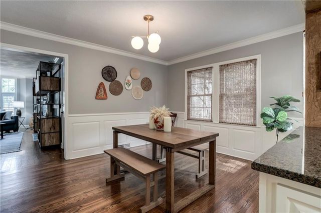 5435 Aberdeen Road, Fairway, KS 66205