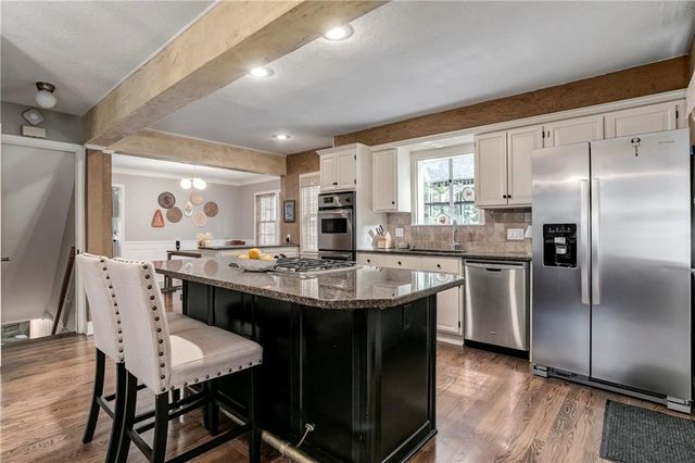 5435 Aberdeen Road, Fairway, KS 66205