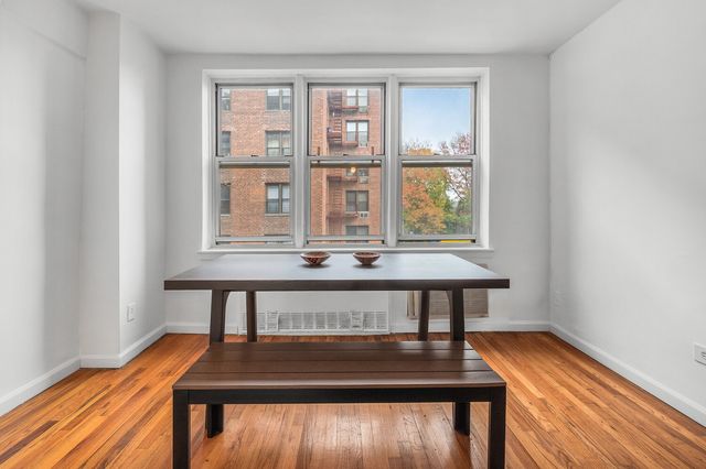 415 Argyle Rd Apt 4W, New York City, NY 11218