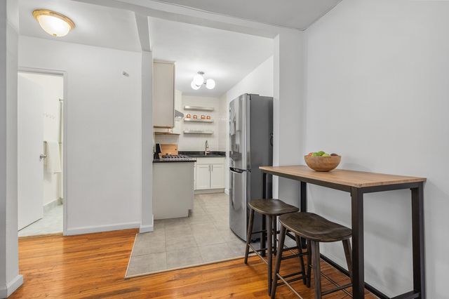 415 Argyle Rd Apt 4W, New York City, NY 11218