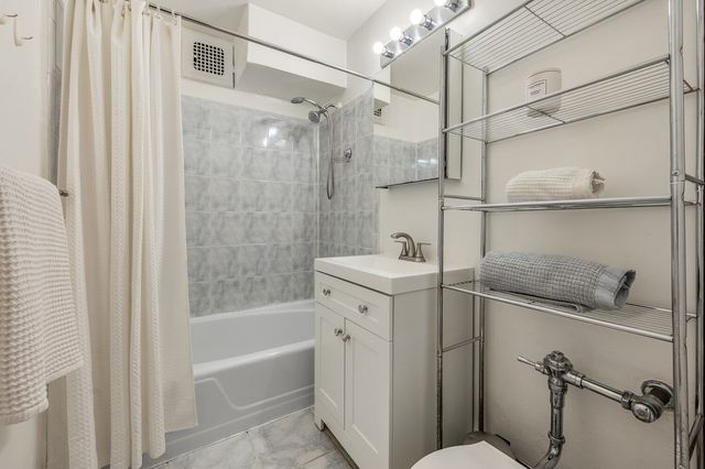 415 Argyle Rd Apt 4W, New York City, NY 11218