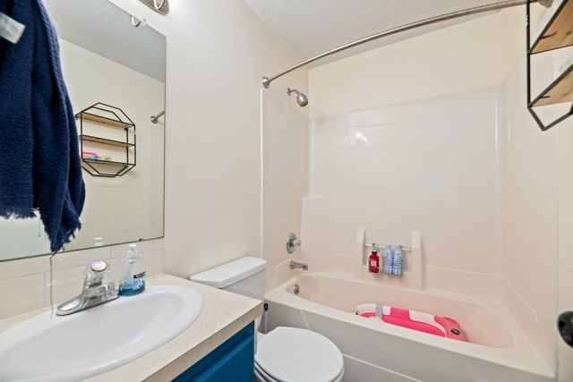 532 S Longbranch, Maize, KS 67101