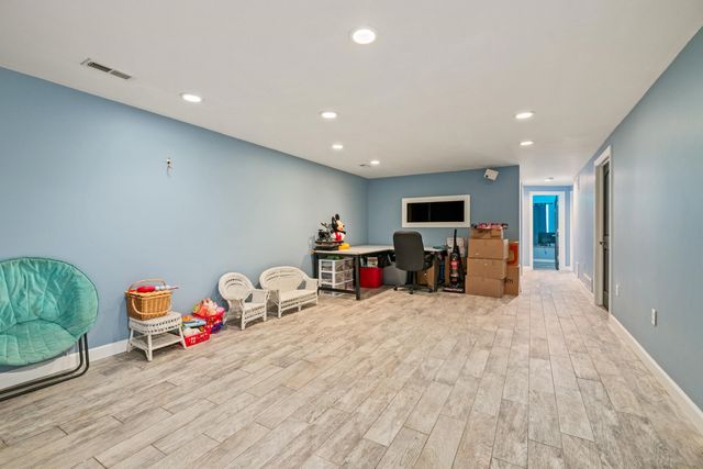 532 S Longbranch, Maize, KS 67101