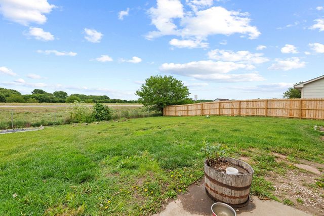 532 S Longbranch, Maize, KS 67101