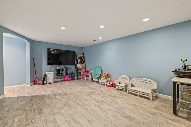 532 S Longbranch, Maize, KS 67101