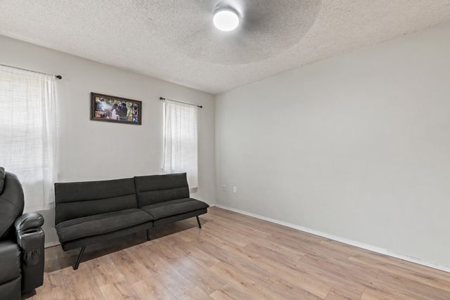 532 S Longbranch, Maize, KS 67101