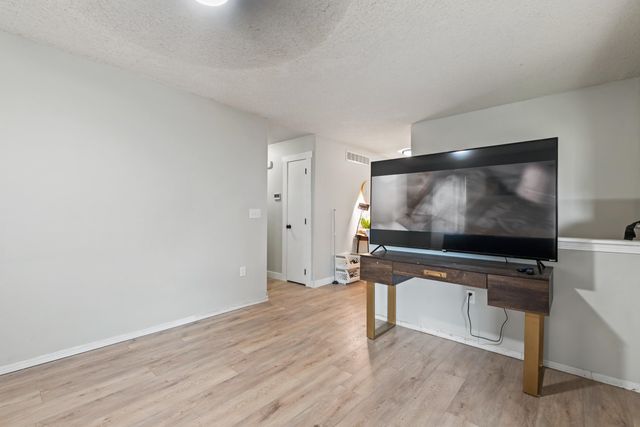 532 S Longbranch, Maize, KS 67101