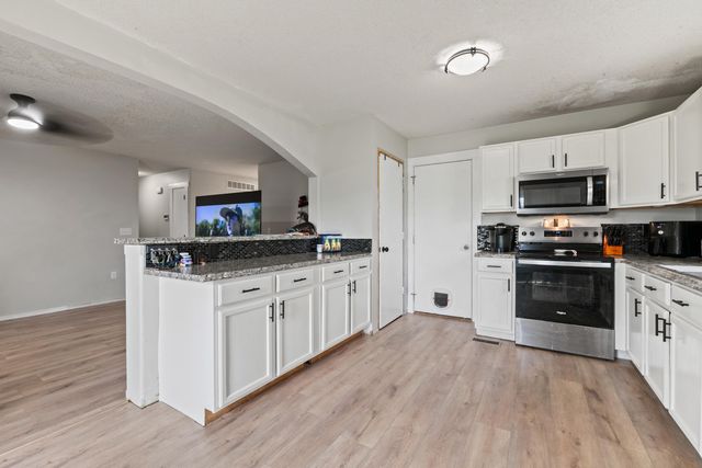 532 S Longbranch, Maize, KS 67101