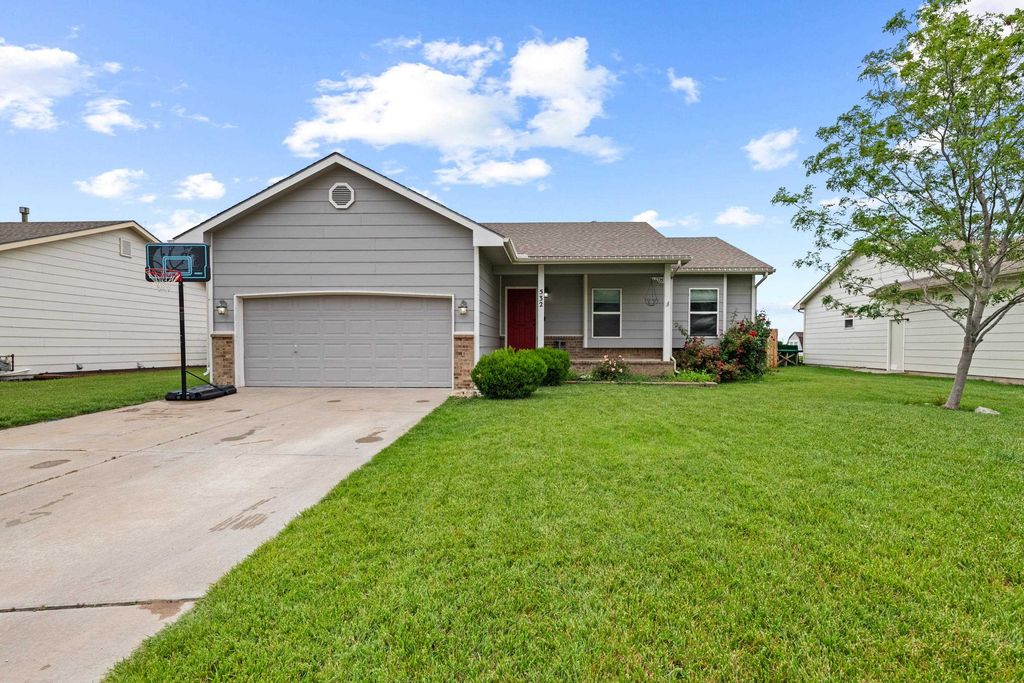 532 S Longbranch, Maize, KS 67101