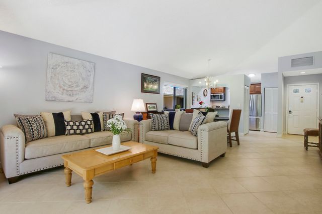 825 Club Drive Drive, Palm Beach Gardens, FL 33418