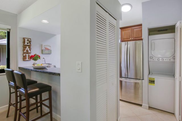 825 Club Drive Drive, Palm Beach Gardens, FL 33418