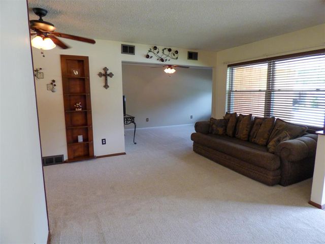 106 Kelly Drive, Moore, OK 73160