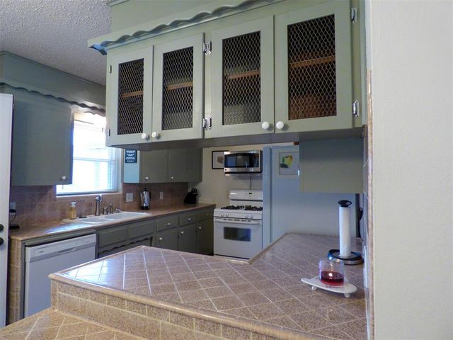 106 Kelly Drive, Moore, OK 73160