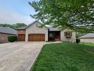 4580 South Quail Creek Avenue, Springfield, MO 65810