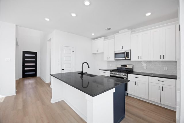 431 Kendall Crest Drive, Alvin, TX 77511