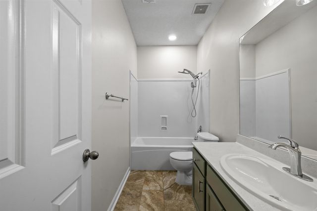 2440 WARREN RD, Oakland, TN 38060