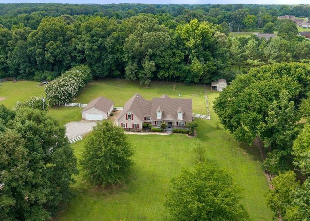2440 WARREN RD, Oakland, TN 38060