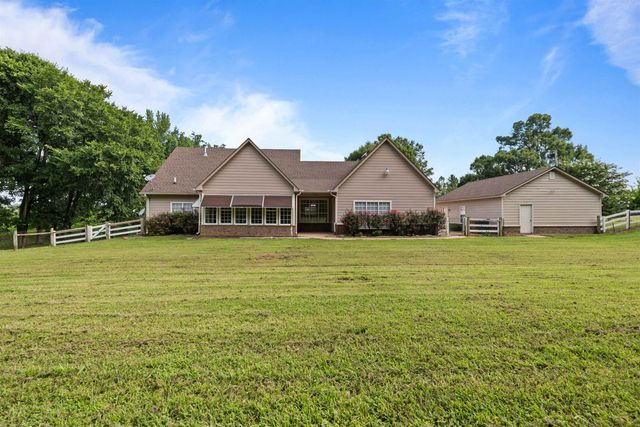 2440 WARREN RD, Oakland, TN 38060