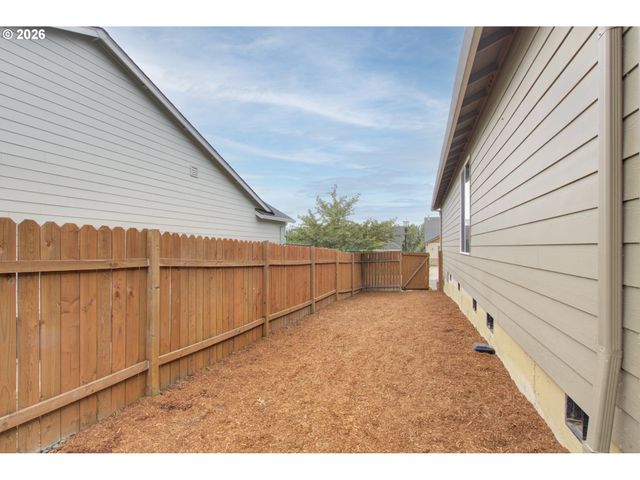 310 Ne 17TH St, Battle Ground, WA 98604