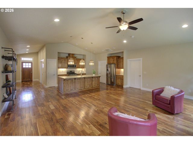 310 Ne 17TH St, Battle Ground, WA 98604