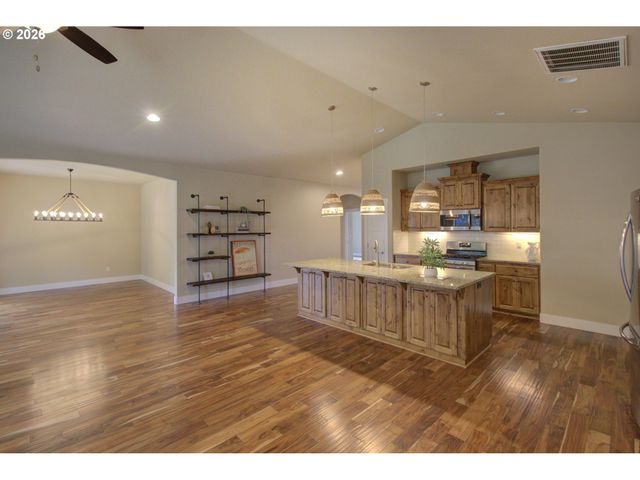 310 Ne 17TH St, Battle Ground, WA 98604
