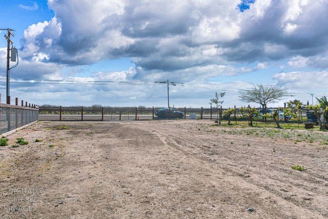 13527 N Mercey Springs Rd, Los Banos, CA 93635