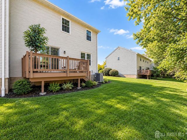 10 Snowflake Lane, Edison, NJ 08820