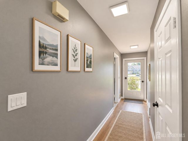 10 Snowflake Lane, Edison, NJ 08820