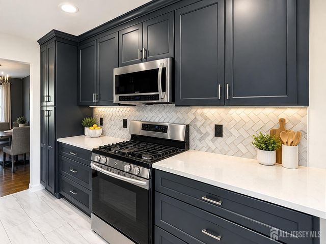 10 Snowflake Lane, Edison, NJ 08820