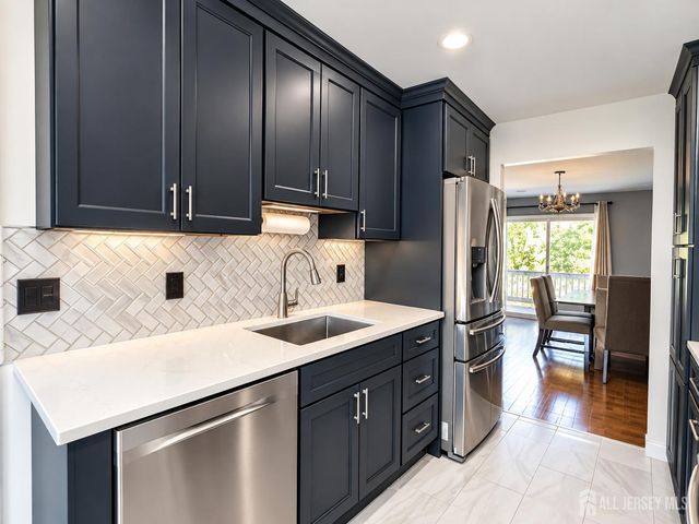 10 Snowflake Lane, Edison, NJ 08820