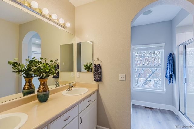 9620 Kent Place, Aurora, CO 80014