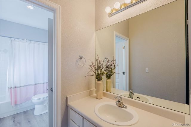 9620 Kent Place, Aurora, CO 80014