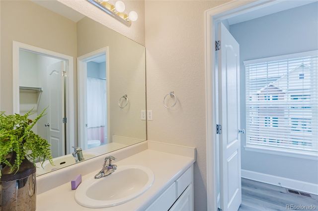 9620 Kent Place, Aurora, CO 80014