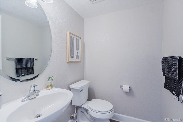 9620 Kent Place, Aurora, CO 80014