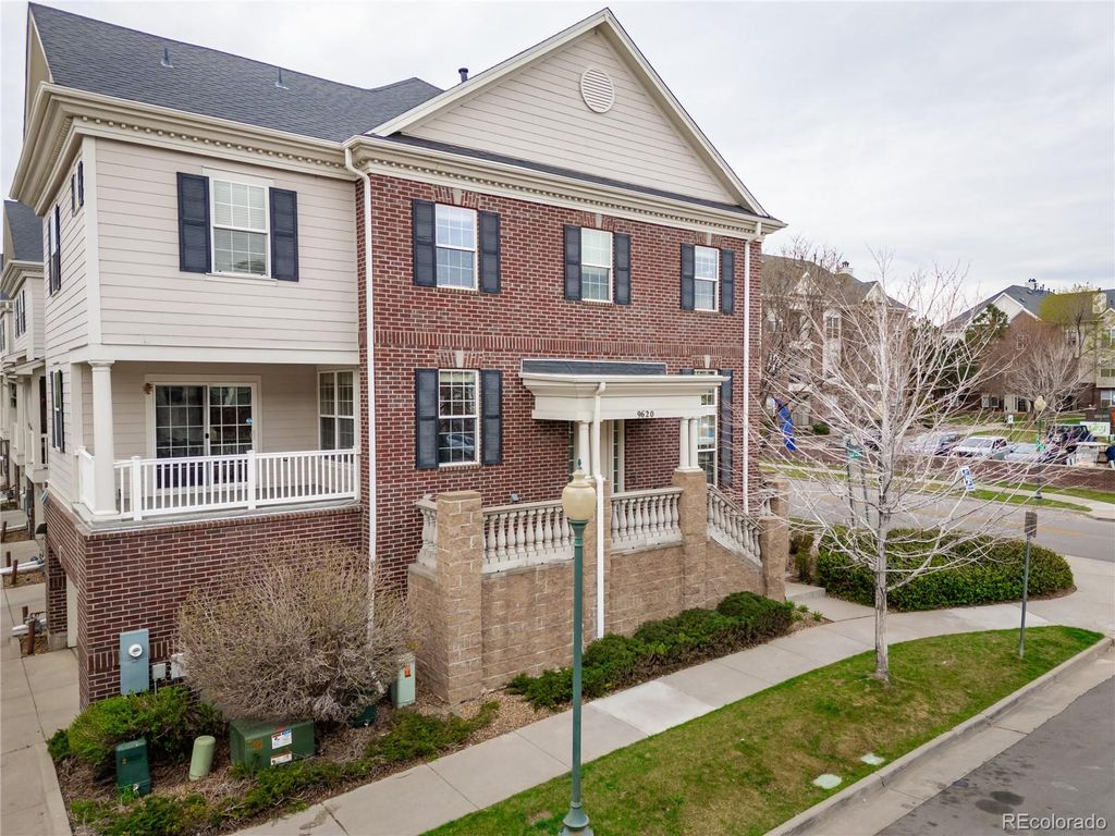 9620 Kent Place, Aurora, CO 80014