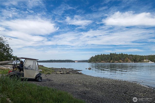 16 Driftwood Drive, Henry Island, WA 98250
