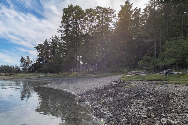 16 Driftwood Drive, Henry Island, WA 98250