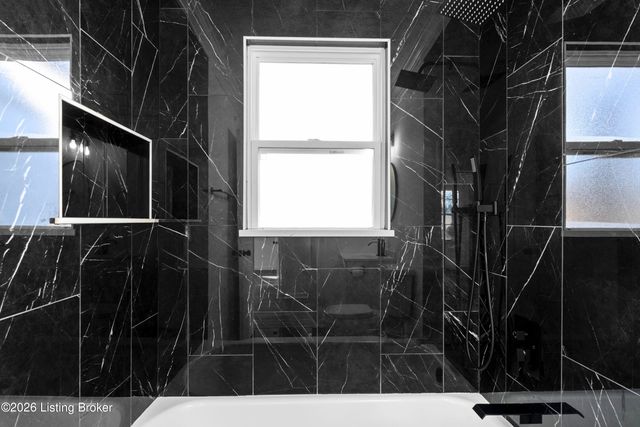 7712 3rd Street Rd, Louisville, KY 40214