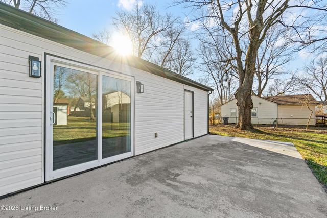 7712 3rd Street Rd, Louisville, KY 40214